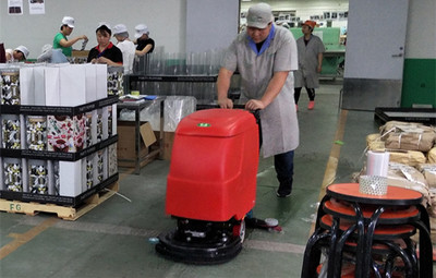 工廠車間全自動洗地機 提升清潔效率，優(yōu)化人力資源